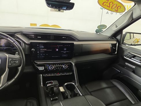 Used 2025 GMC Sierra 1500 Denali AWD/4WD image 25