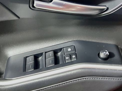 Used 2022 Toyota Highlander XLE FWD image 17