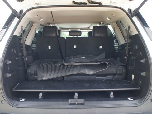 Used 2023 Toyota Sequoia Limited w/ Tow Technology Package AWD/4WD image 18