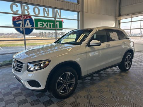 Used 2019 Mercedes-Benz GLC 300 4MATIC image 3