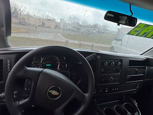 Used 2021 Chevrolet Express 3500 LS image 14