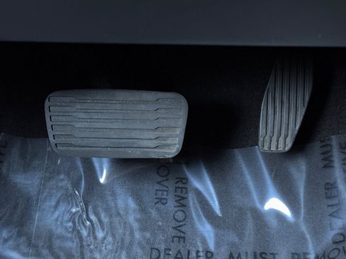 Certified 2024 Cadillac Escalade ESV Premium Luxury Platinum image 60