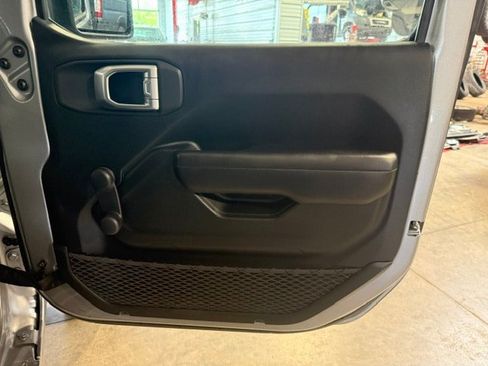Used 2020 Jeep Wrangler Unlimited Sport AWD/4WD image 7