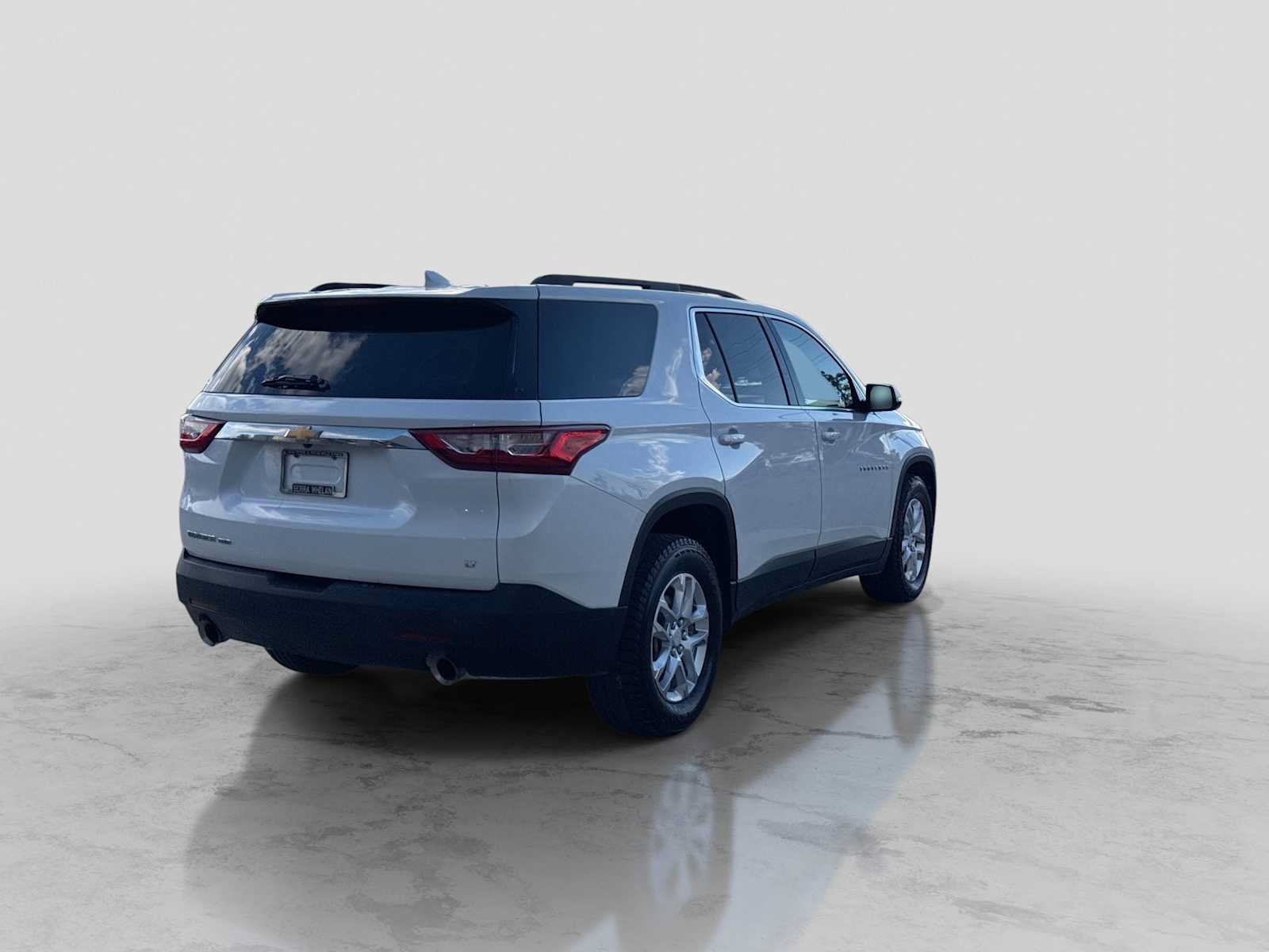 Used 2019 Chevrolet Traverse LT w/ LPO, Floor Liner Package AWD/4WD image 6