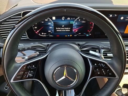 Certified 2024 Mercedes-Benz GLS 450 4MATIC image 20