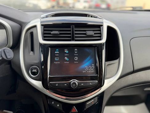 Used 2017 Chevrolet Sonic LT w/ Convenience Package FWD image 41