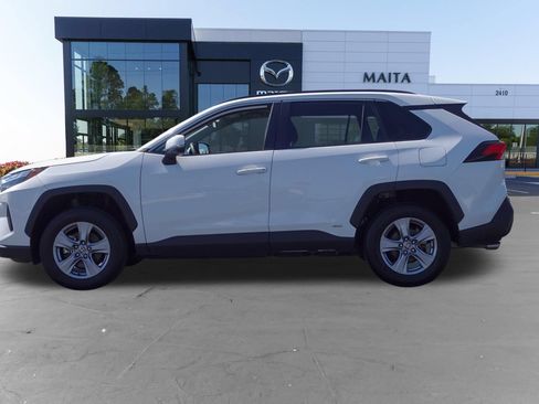 Used 2025 Toyota RAV4 LE AWD/4WD image 6