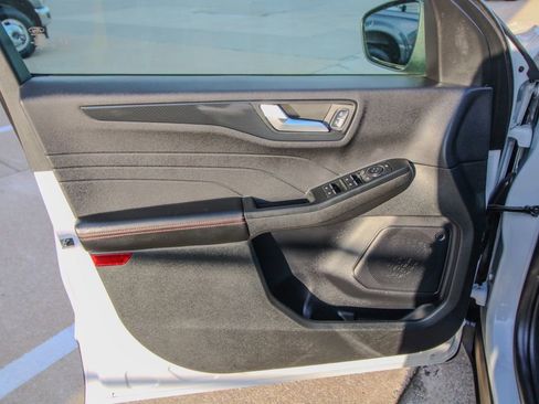 Used 2025 Ford Escape ST-Line Select AWD/4WD image 11