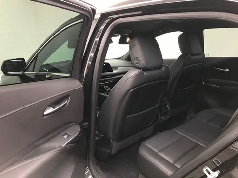 Used 2025 Cadillac XT4 Premium Luxury image 24