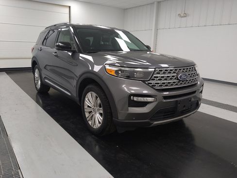 Used 2021 Ford Explorer Limited w/ Equipment Group 301A AWD/4WD image 13