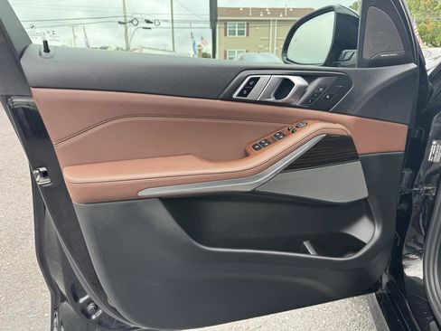 Used 2019 BMW X5 xDrive40i w/ M Sport Package AWD/4WD image 9