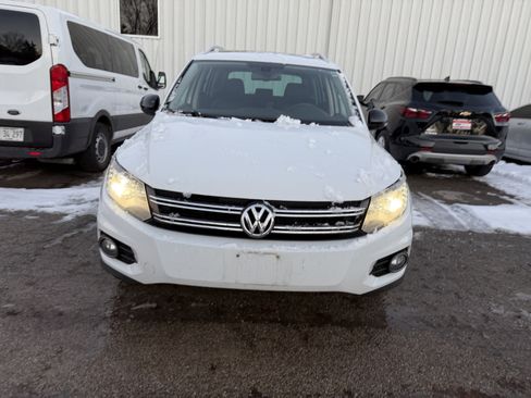 Used 2017 Volkswagen Tiguan Sport image 3