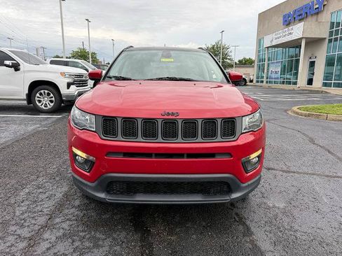 Used 2019 Jeep Compass Latitude AWD/4WD image 3