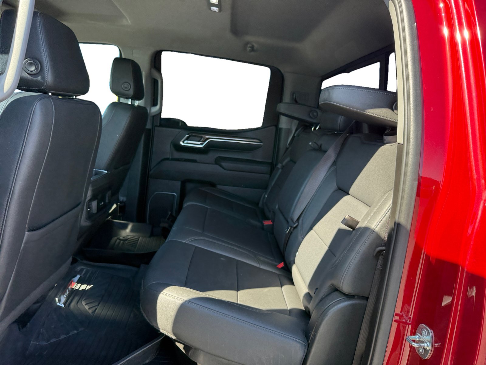 Used 2023 Chevrolet Silverado 1500 LT Trail Boss w/ LT Trail Boss Premium Package AWD/4WD image 16