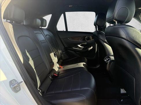 Used 2018 Mercedes-Benz GLC 350e 4MATIC image 17