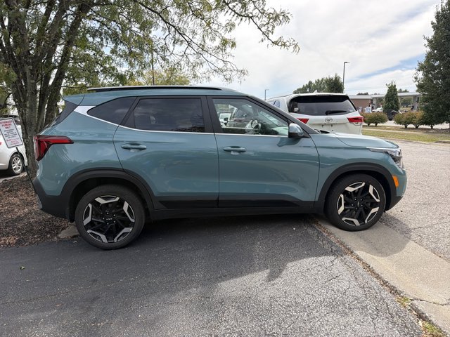 Certified 2024 Kia Seltos SX w/ SX Sunroof Package AWD/4WD image 11