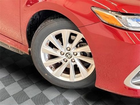 Used 2021 Toyota Camry LE image 26