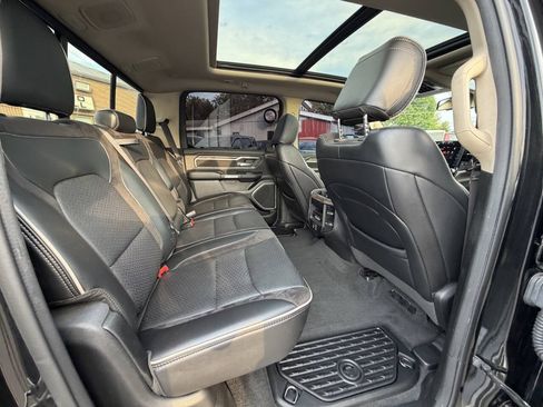 Used 2020 RAM 1500 Laramie AWD/4WD image 18