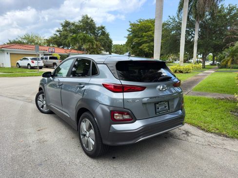 Used 2021 Hyundai Kona Ultimate w/ Cargo Package FWD image 6