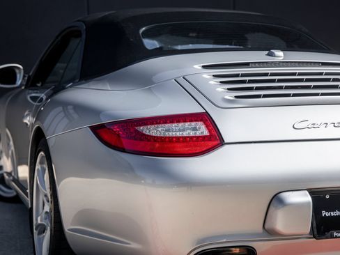 Used 2010 Porsche 911 Carrera S RWD image 13