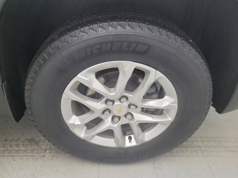 Used 2021 Chevrolet Traverse LS image 31