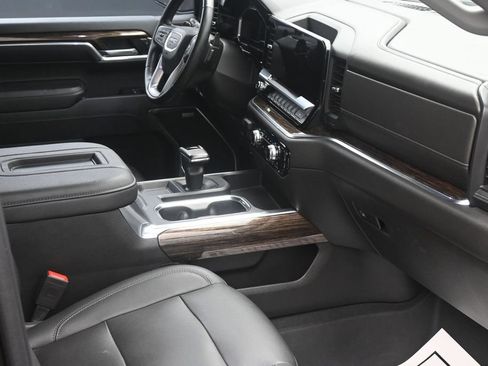 Used 2022 GMC Sierra 1500 Elevation w/ Elevation Premium Package AWD/4WD image 10