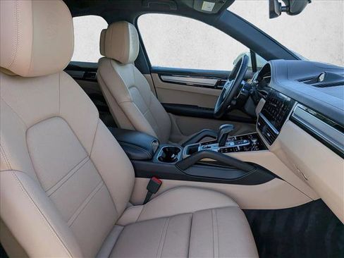 Used 2023 Porsche Cayenne S AWD/4WD image 22