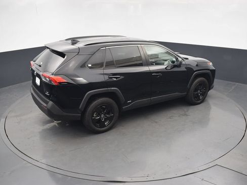 Used 2022 Toyota RAV4 LE AWD/4WD image 42