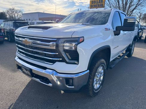 Used 2024 Chevrolet Silverado 2500 LTZ w/ LTZ Plus Package image 4
