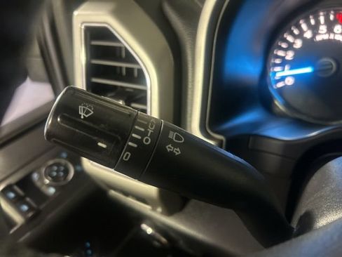 Used 2018 Ford F150 Lariat w/ Equipment Group 502A Luxury AWD/4WD image 20