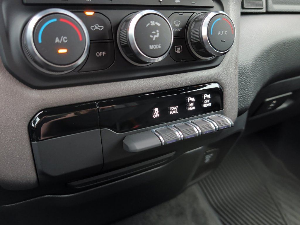 Used 2023 RAM 1500 Big Horn AWD/4WD image 19