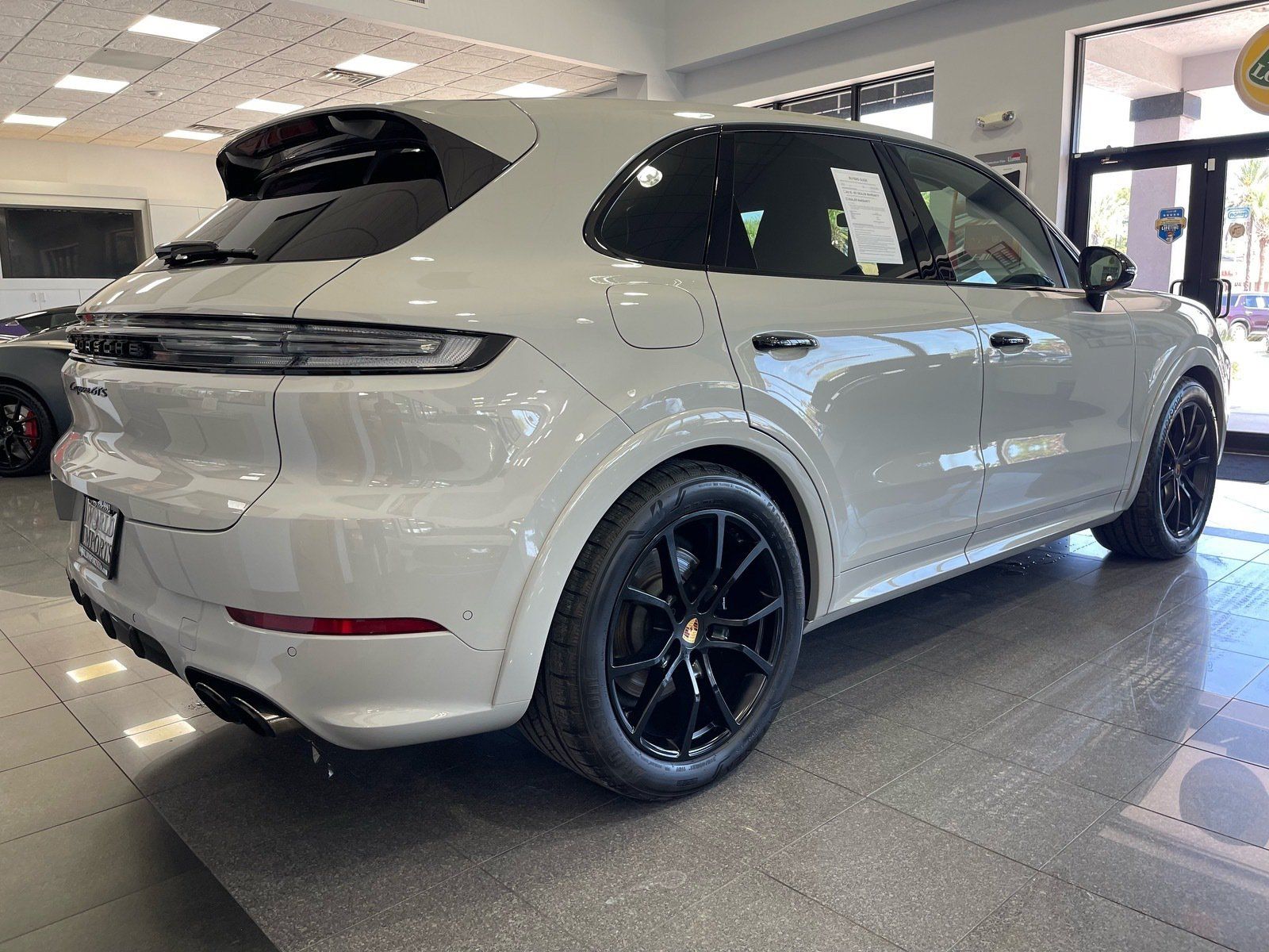 Used 2025 Porsche Cayenne GTS AWD/4WD image 5