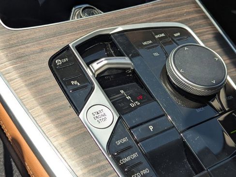 Certified 2024 BMW X7 xDrive40i image 4