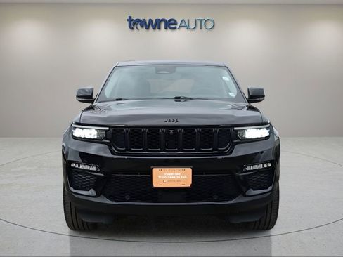 Used 2024 Jeep Grand Cherokee Limited w/ Luxury Tech Group II image 8
