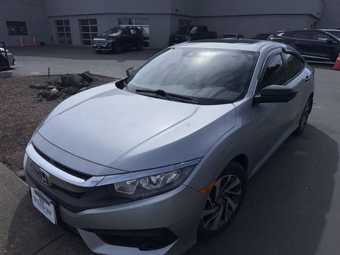 Used 2018 Honda Civic EX image 3