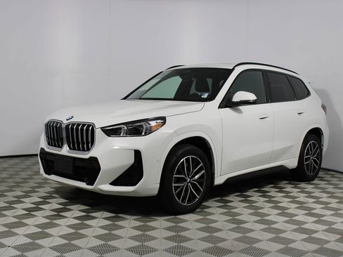 Used 2025 BMW X1 xDrive28i image 3