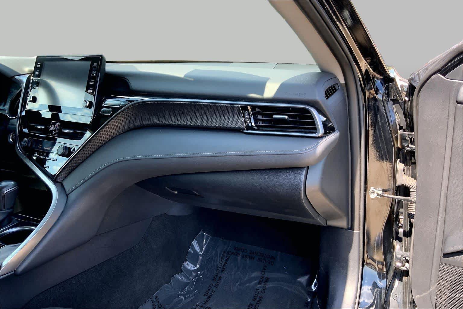 Used 2024 Toyota Camry XSE FWD image 18
