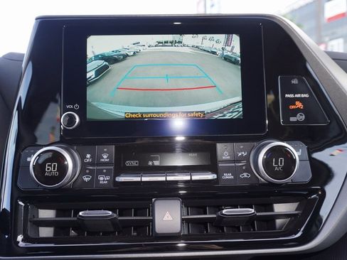 Certified 2025 Toyota Highlander XLE image 19