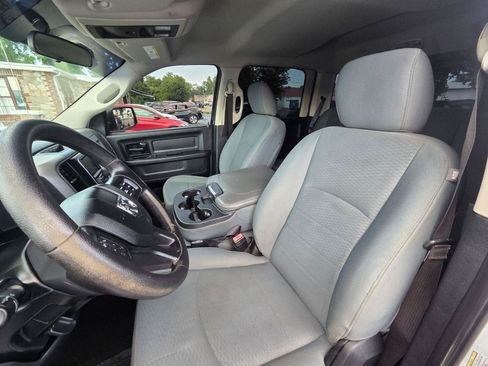 Used 2017 RAM 1500 Express RWD image 13