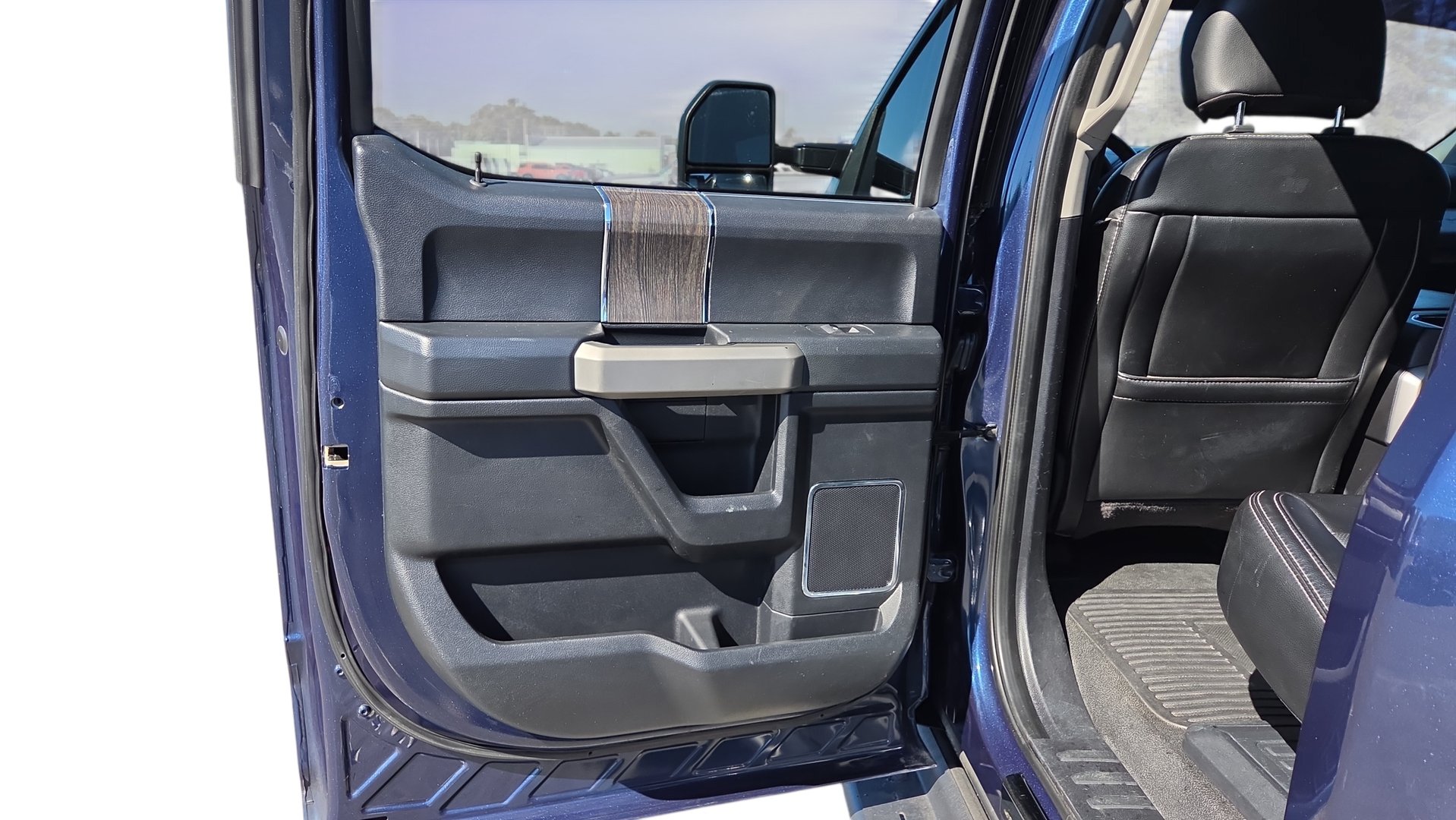 Used 2020 Ford F250 Lariat AWD/4WD image 4