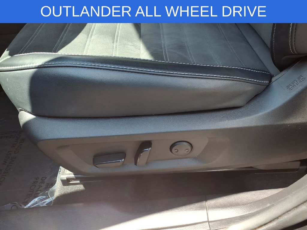 Used 2024 Mitsubishi Outlander SE AWD/4WD image 14