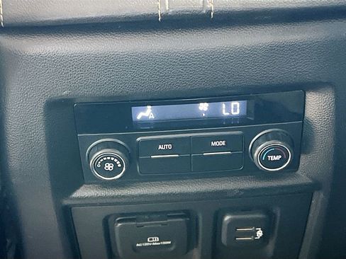 Used 2021 Chevrolet Traverse RS image 27