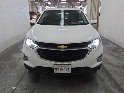 Used 2021 Chevrolet Equinox LT FWD image 2