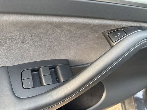 Used 2024 Tesla Model Y Long Range image 17