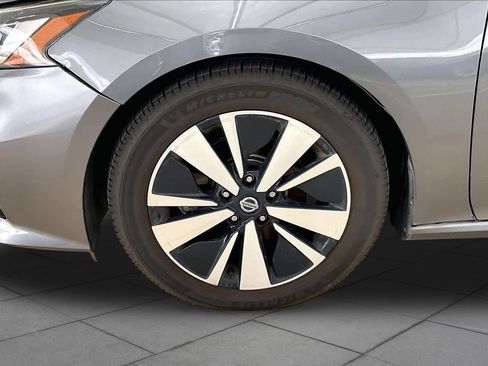 Used 2019 Nissan Altima 2.5 SL FWD image 11