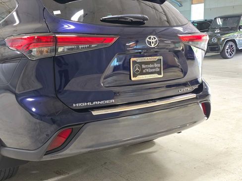 Used 2022 Toyota Highlander Limited AWD/4WD image 14