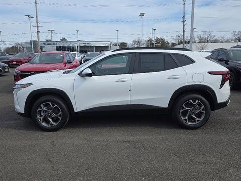 New 2026 Chevrolet Trax LT w/ Driver Confidence Package image 9