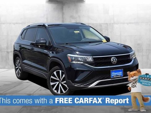 Used 2022 Volkswagen Taos SE AWD/4WD image 2