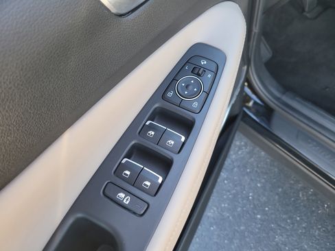 Used 2022 Hyundai Santa Fe Limited image 16