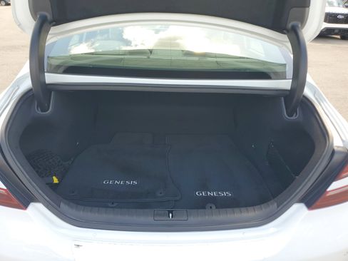 Used 2023 Genesis G70 3.3T w/ Sport Prestige Package image 11